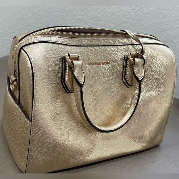 Michael Kors Long Zip-Around Wallet 
Light Gold - Picture 3 of 8